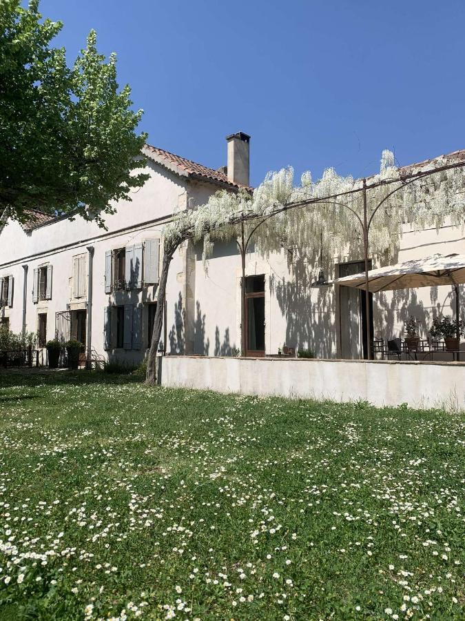 Bed and Breakfast Mas Carita Cabannes Exterior foto